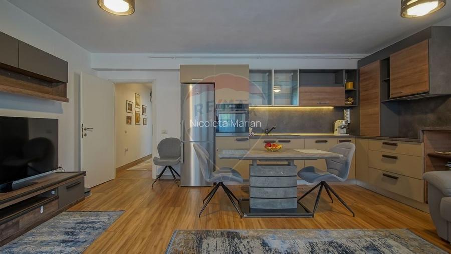 Apartament cu 3 camere decomandat, mobilat în Florilor Apartament cu 3 camere decomandat, mobilat în Florilor