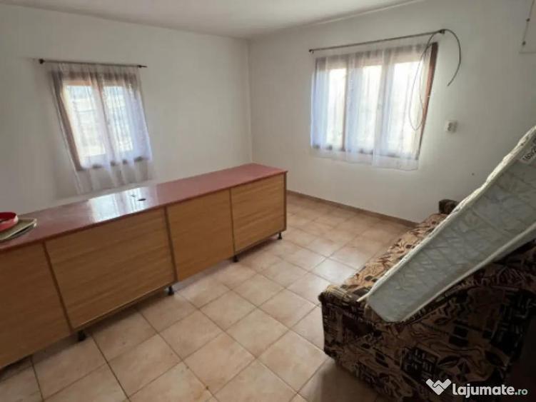 Doua case pe acela?i teren, 180 mp utili, 25 ari, ?indre? - 7