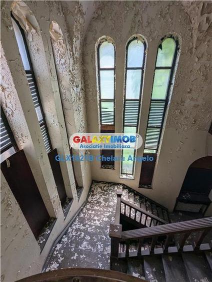 Cismigiu, vila neoromaneasca, suprafata construita 3000 mp, teren 1760 - 12