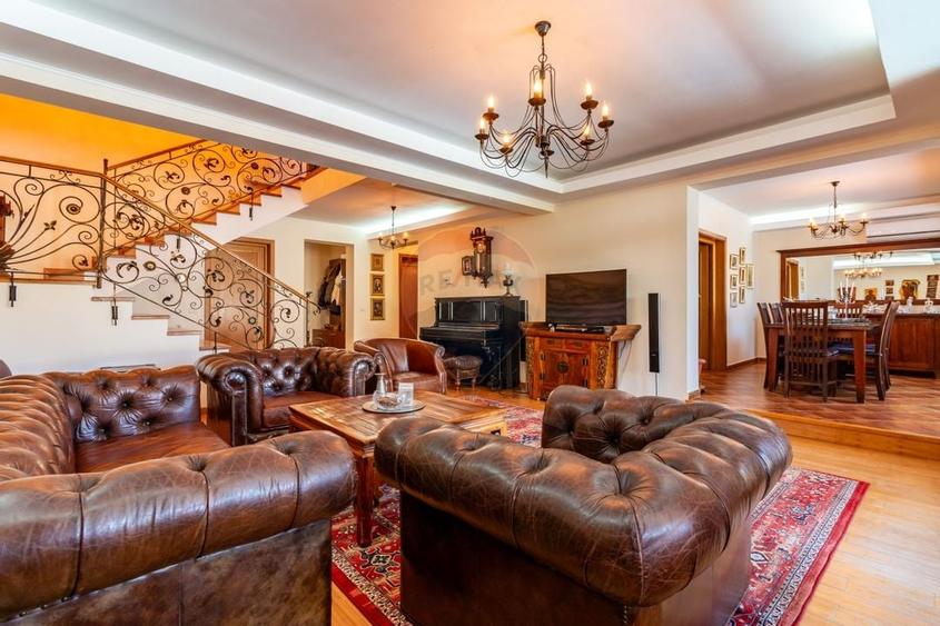 Casă / Vilă in Corbeanca, pe strada Laguna Albastra, langa lac - 1