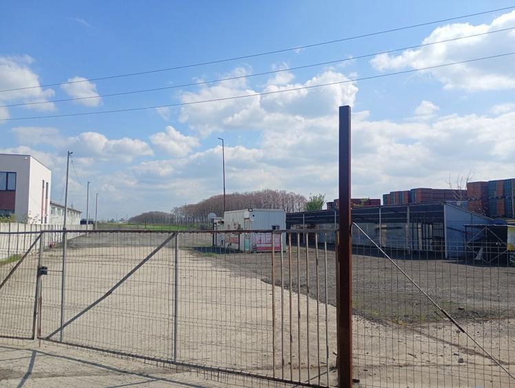 Inchiriez teren in Timisoara Freidorf intre firme pentru depozitare,pa - 1