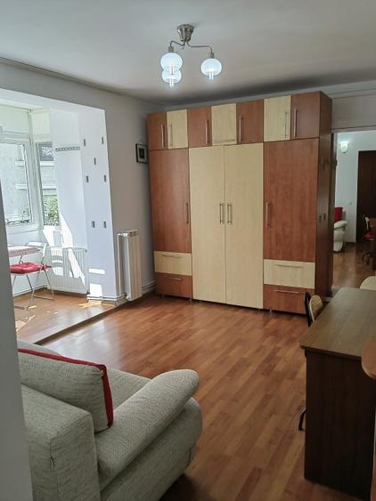 Proprietar închiriez garsonieră Hala Traian Sector 2 - 8