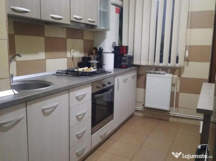 Vand apartament 2 camere, decomandat, zona Nord, mobilat si utilat - 13
