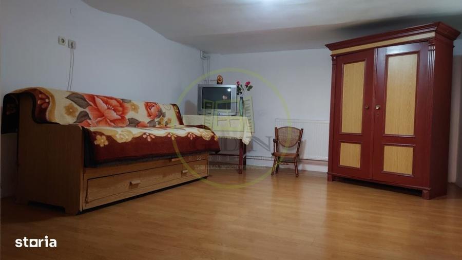 Casă cu 4 camere decomandat cu Teren 237 Mp în Central