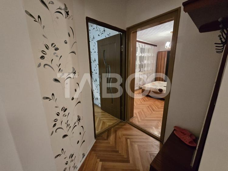 Apartament decomandat de vanzare cu 2 camere balcon boxa Vasile Aaron - 12