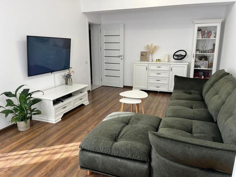 PROPRIETAR Vand apartament 3 camere – 77 mp utili – Tractorul, Brasov – parcare - 1