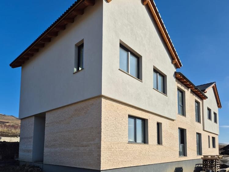 Casa tip duplex FINISATA, teren 400mp - la intrare in comuna Chinteni - 1