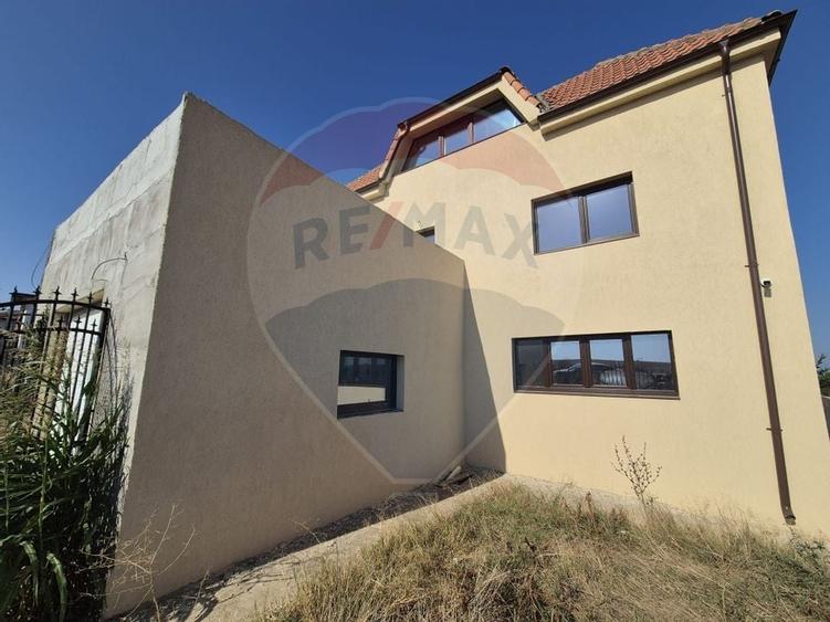 Casă / Vilă cu 4 camere de vânzare vedere lac  Ovidiu Constanta - 6