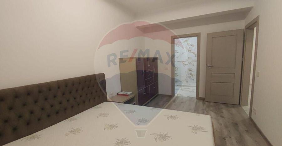 De inchiriat apartament 3 camere lux etaj 1 zona podul Ce... - 8