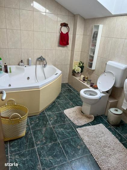 Casă cu 4 camere cu Teren 148.5 Mp în Central
