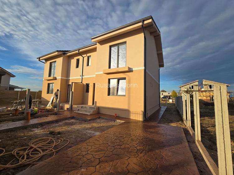 Duplex 4 camere | 2 băi | Moșnița Nouă - Calea Medveș