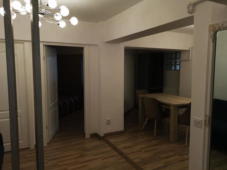 Apartament 3 camere, Central, mobilat, totul nou - 10