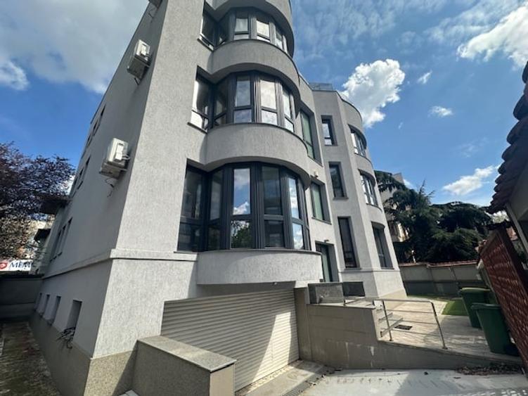 Cotroceni , Doctor Carol Davila, metrou Eroilor, piscina, constructie 2000! - 1