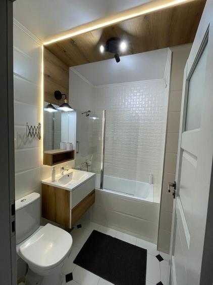 Apartament cu 4 camere decomandat în Dacia