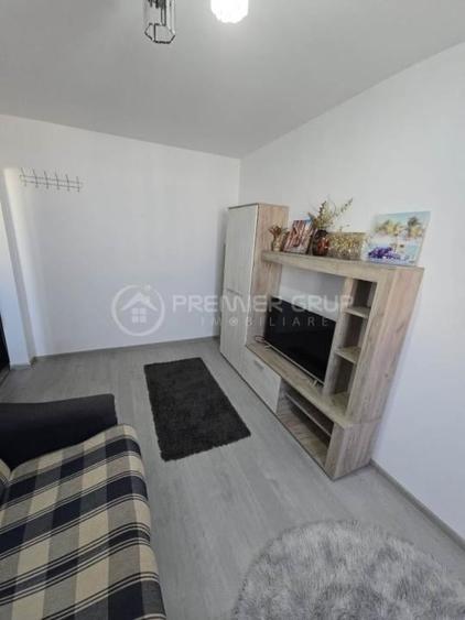Etaj 3! Apartament 1 camera Podu Ros, 24mp + boxă - 1