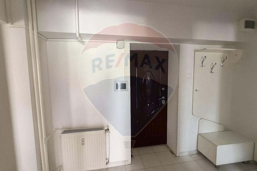 Apartament 3 camere de vanzare - Bulevardul Decebal - 8