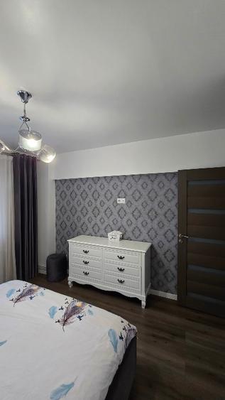 Apartament renovat 3 camere, 2 bai, loc parcare, decomandat, Gavana 3 - 6