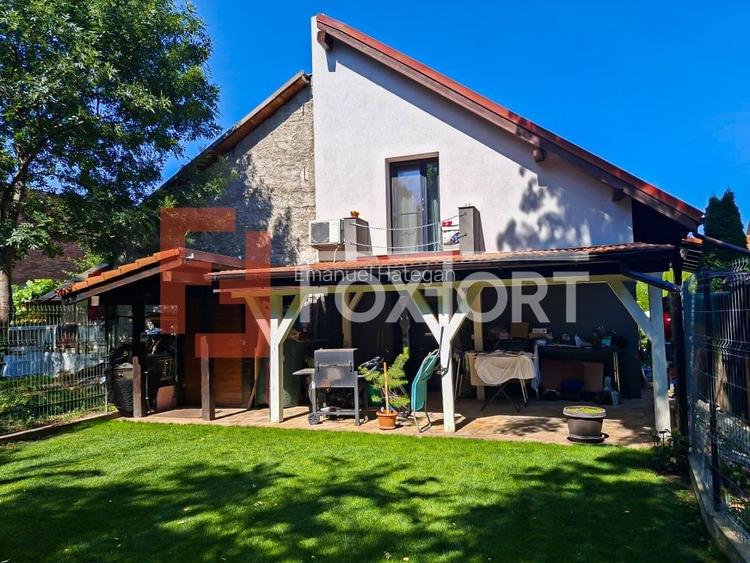 Casă cu 4 camere în Sinaia Casă cu 4 camere în Sinaia