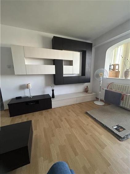 Apartament 3 Camere, Decomandat, Boxa+Loc de Parcare, Casa de Cultura - 1