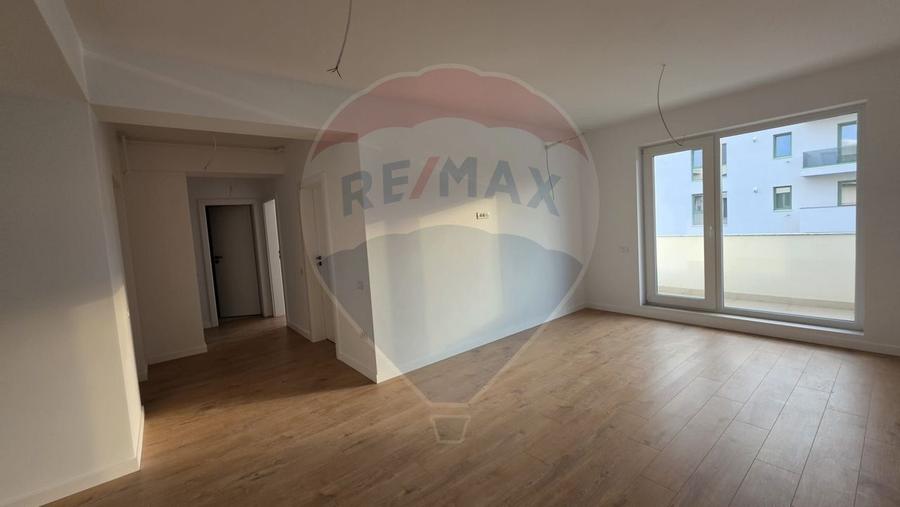 Apartament cu 2 camere decomandat în Tunari