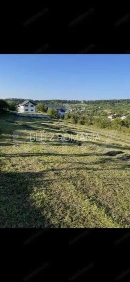 Oaza de vis teren de 18 ari cu priveli?te superba