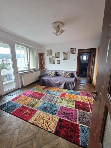 Vand artament 2 camere  Central, Valcea