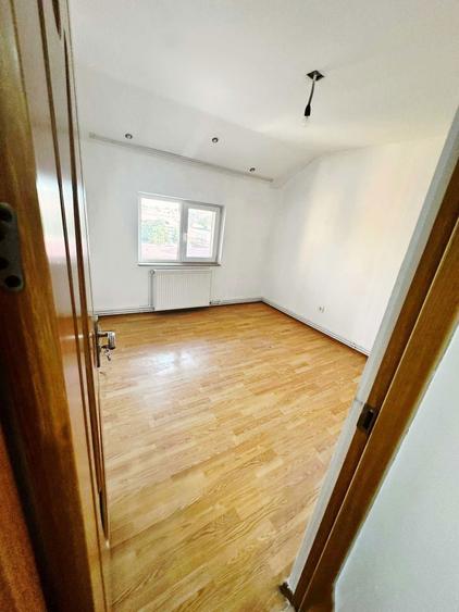 De vanzare apartament 2 camere, decomandat, zona 8 Mai, Tg-Jiu - 4