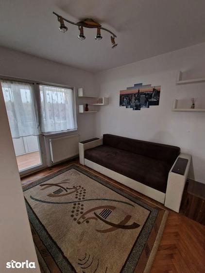 Inchiriez apartament 3 camere Valea Aurie - 2