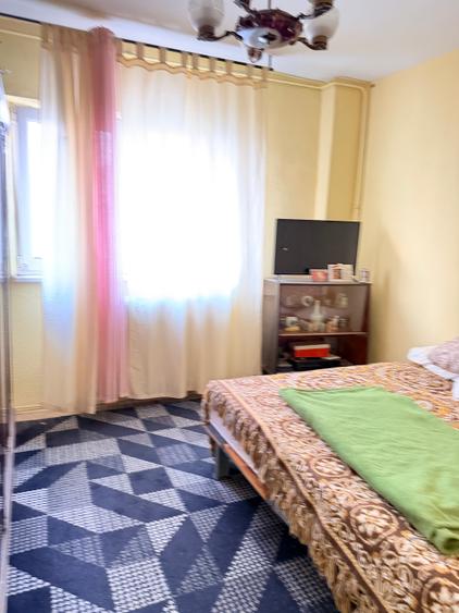 Piața muncii , parc Gheorghe Petracsu - 13