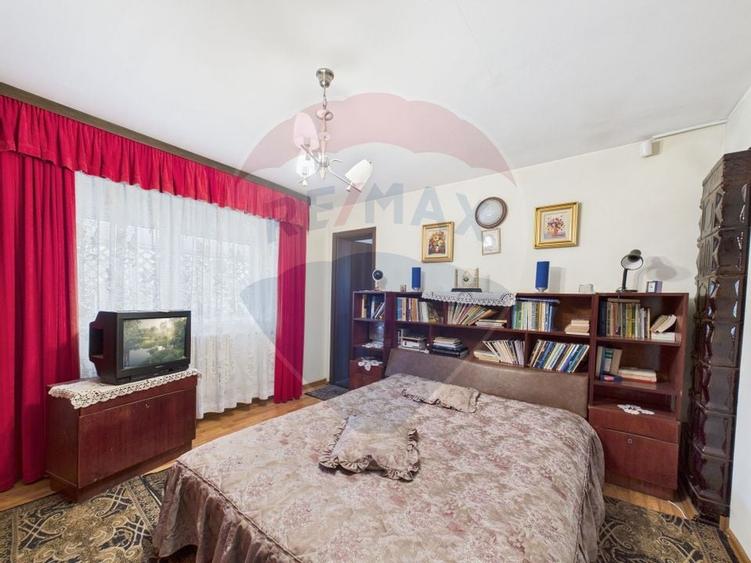 Casa / Vila cu 5 camere de vanzare in orasul Negru Voda, zona Central - 4