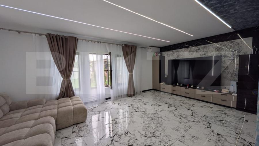 Casa de vanzare, 300 mp, zona Sud - 17