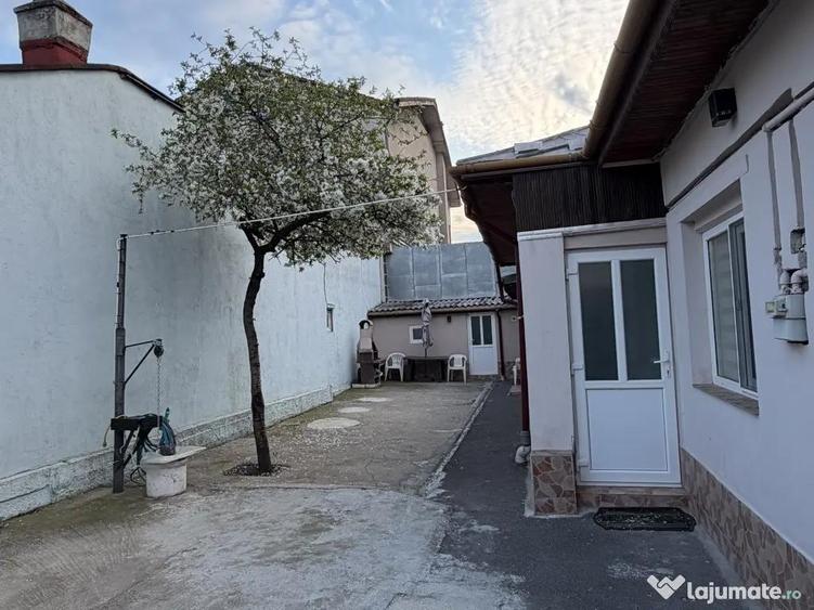 Inchiriez casa cu 3 camere la curte - 5