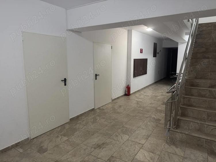 Proprietar 2 cam Iuliu Maniu decomandat ,liber , metrou - 5