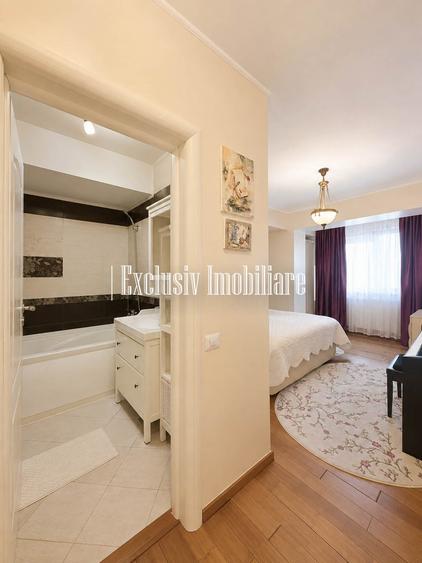 Apartament cu 3 camere decomandat în Casa de Cultură