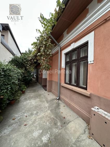 Casa cu 5 camere + curte proprie –  la 3 minute de metrou Piata Muncii