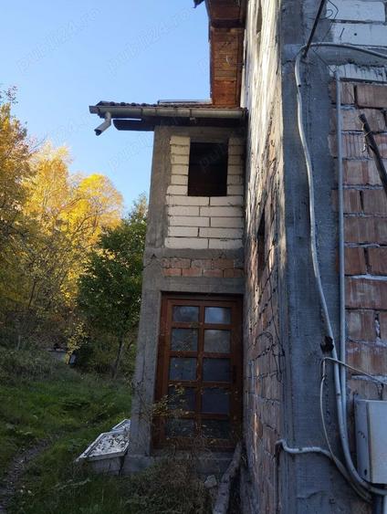 Casa si livada, de vanzare in localitatea Pausesti-Maglasi, sat Coasta. - 9