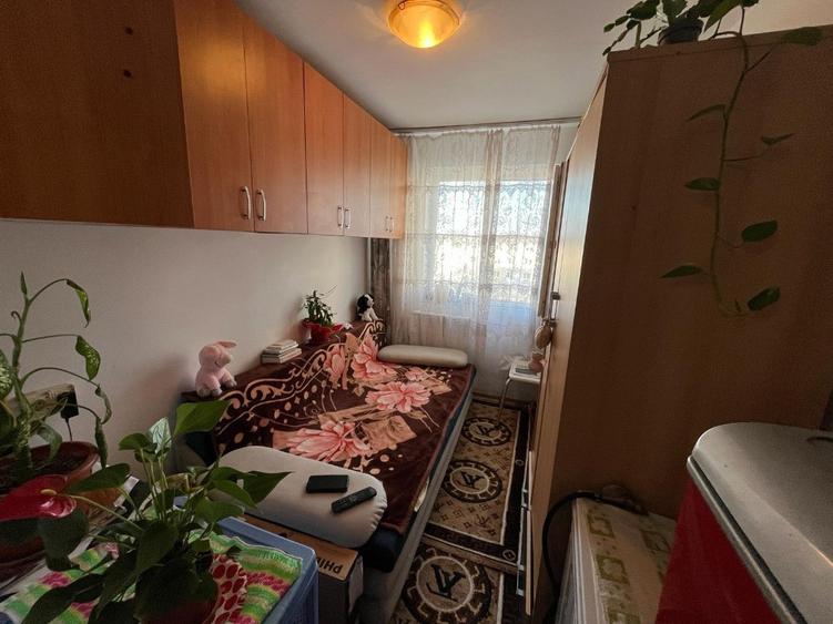 Garsoniera str Alunisului etajul 4 din 4 - 2
