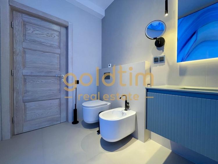 UNICA/ABSOLUT SUPERBA/ VILA INDIVIDUALA/IANCU NICOLAE/CURTE GENEROASA - 98