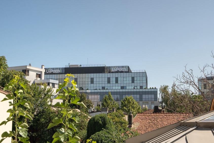 Apartament cu 4 camere, mobilat în Dorobanți