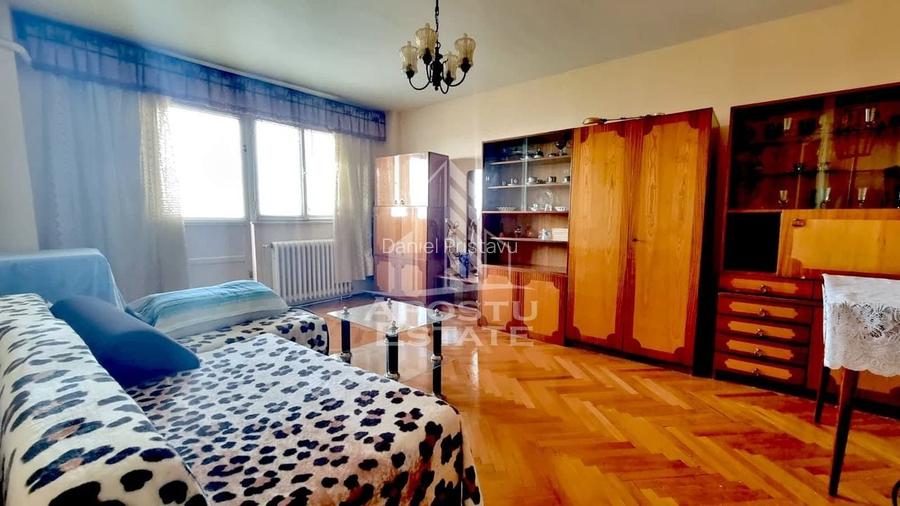Apartament decomandat cu 3 camere, vedere pamoramica, zona Dacia