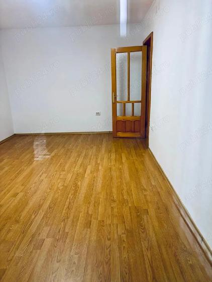 Proprietar vand apartament 3 camere - 4