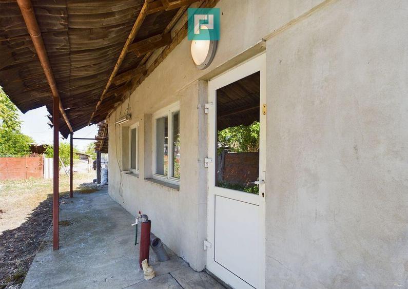 Casa cu 4 camere in Cruceni - 10