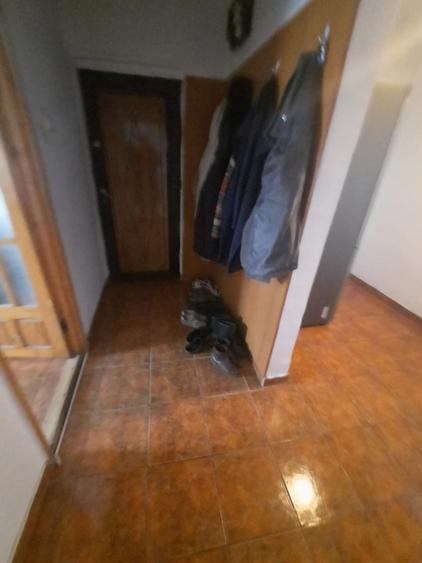 Apartament cu 4 camere, decomandat, etaj 2/4, zona Cug - 7