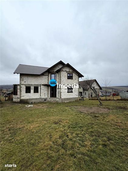 Casa individuala la gri, P+1+POD, 150 MP + 1000 mp teren, Bogonos - Le - 11