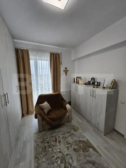 Apartament cu 3 camere decomandat, mobilat în Central