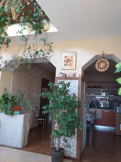Casă cu 4 camere în Central