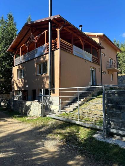 vand vila turistica statiunea muntele baisorii - 1