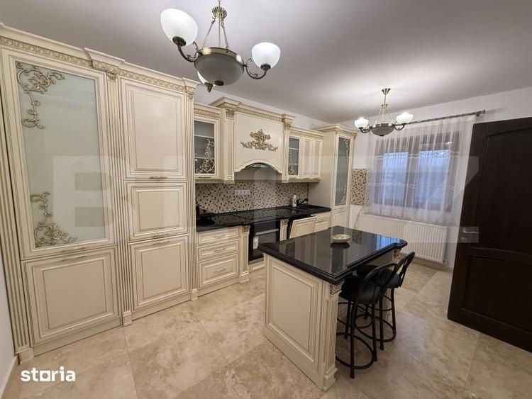 Casă cu 6 camere cu Teren 3173 Mp în Central