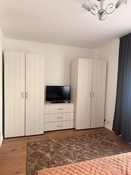 Inchiriez apartament doua camere Podu Ros - 5