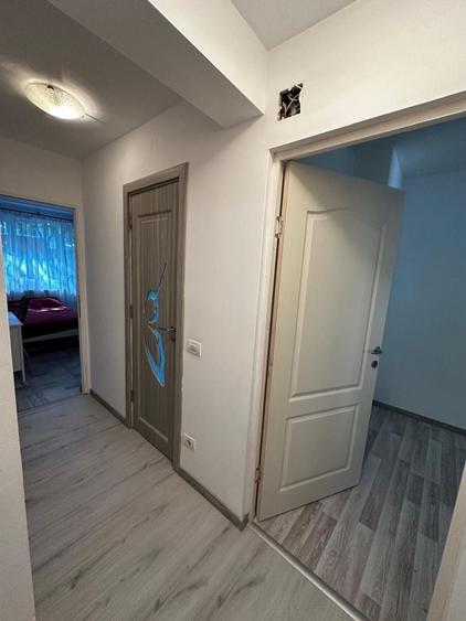 Apartament cu 3 camere decomandat în Pajura